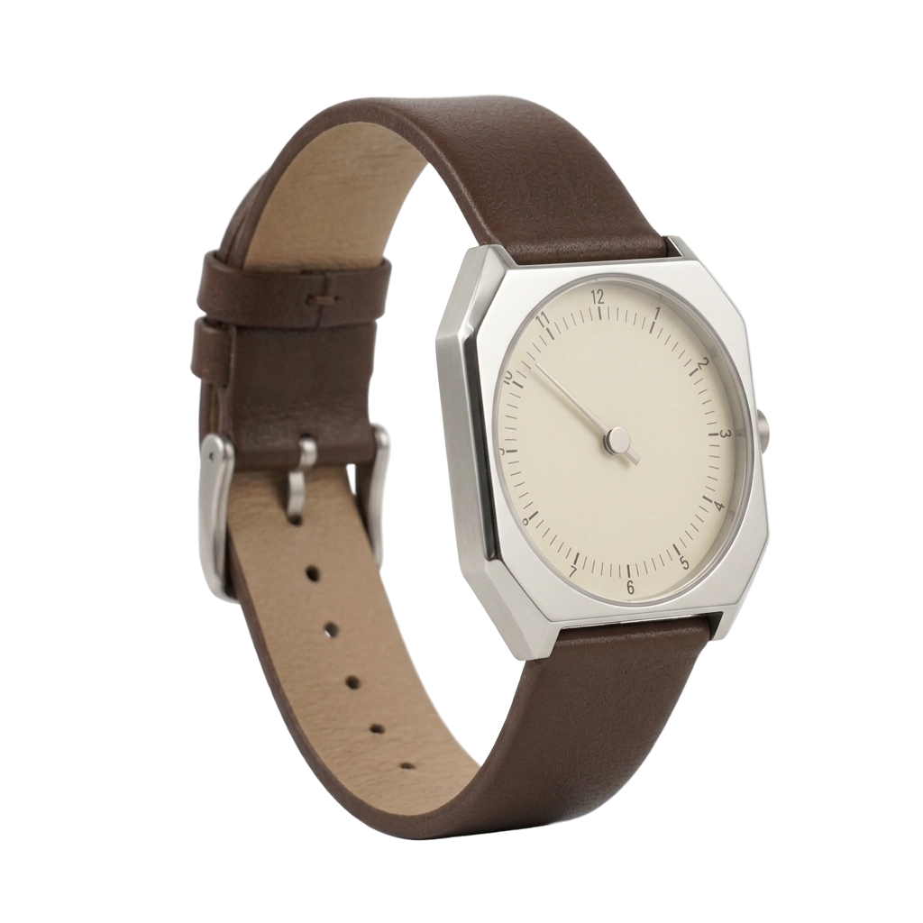 Relógio Rettrato 38mm Creme Fabbricantti com pulseira marrom fechada e fivela prateada, sobre fundo branco.