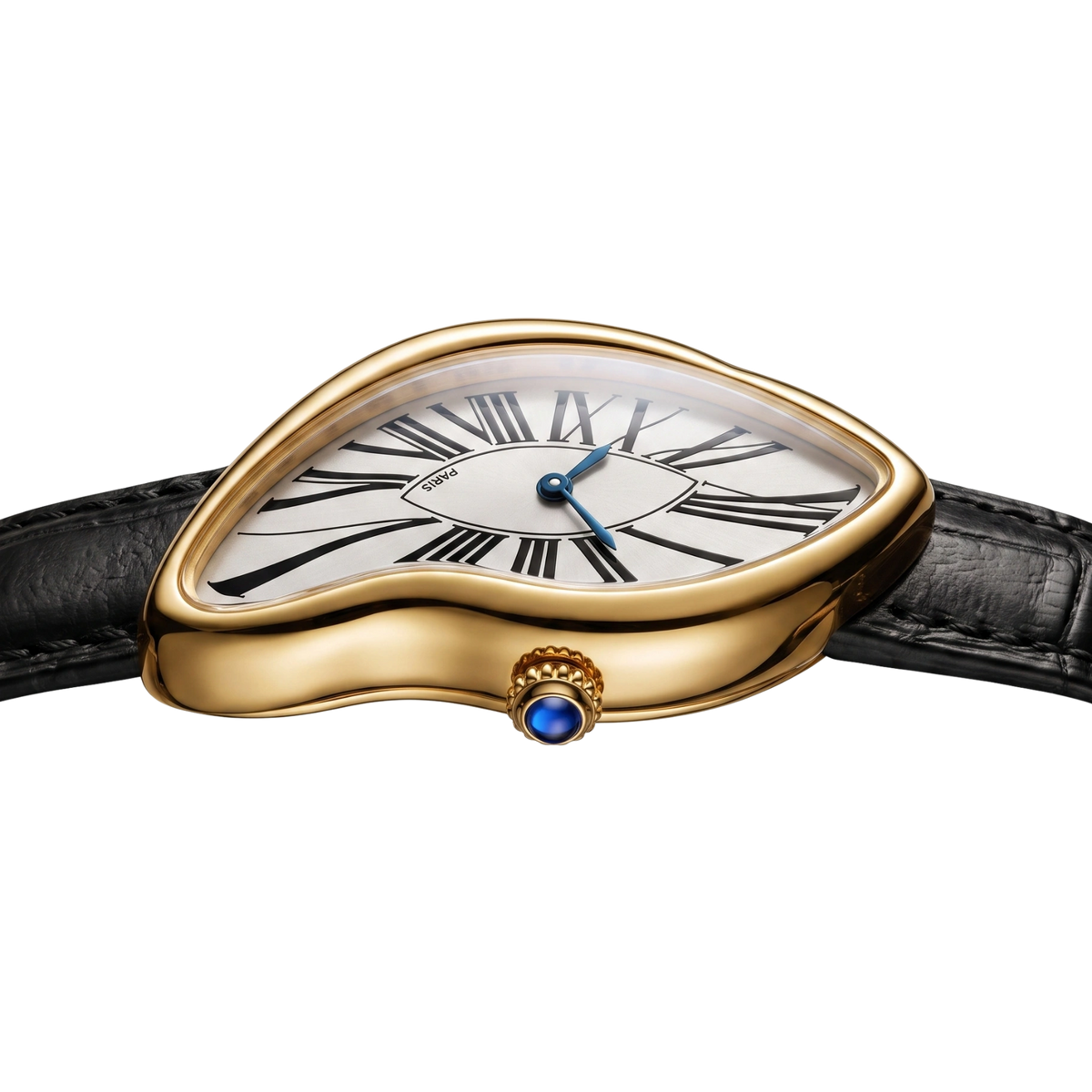 Relógio Fabbricantti de caixa assimétrica dourada, numerais romanos e pulseira preta, deitado sobre fundo preto.